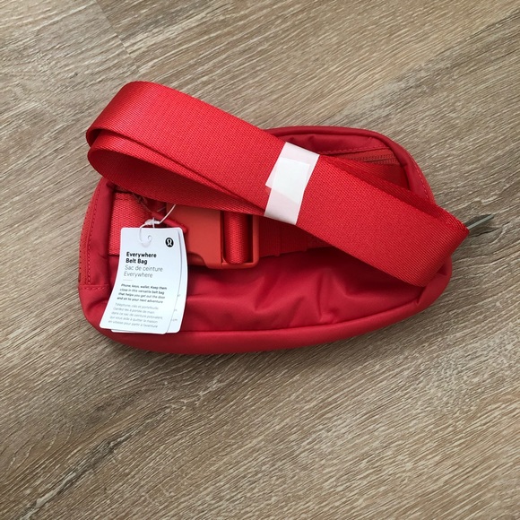 Lululemon Everywhere Belt Bag - Pale Raspberry - Picture 8 of 8